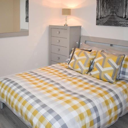 Rose Cottage Captivating 1-Bed Cottage In Bangor Eksteriør billede